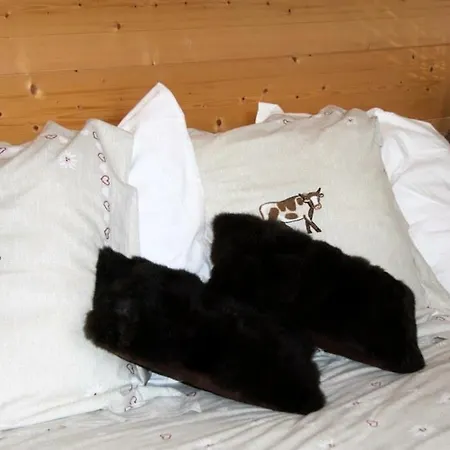 Апартаменты Chalet 7 Pers. Avec Piscine Commune 69020 *
