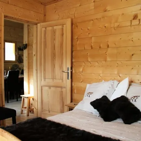 Апартаменты Chalet 7 Pers. Avec Piscine Commune 69020